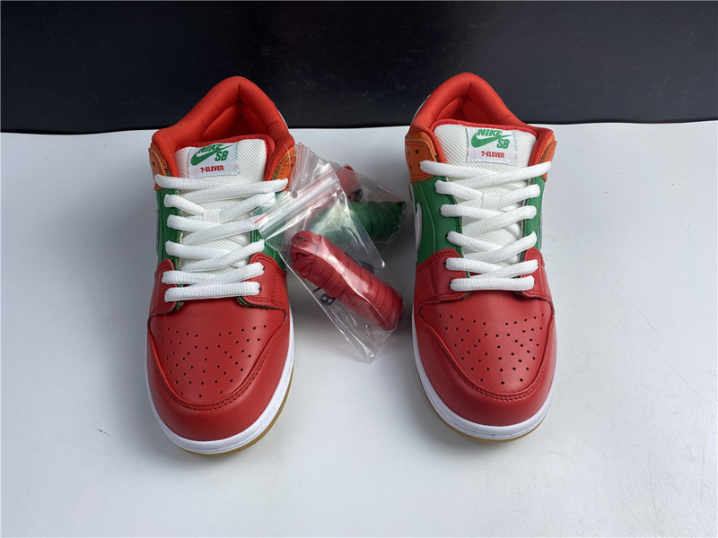 Nike SB Dunk Low 7 Eleven - CZ5130-600