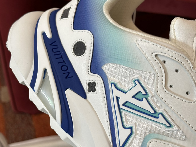 LV Runner Tatic Sneaker