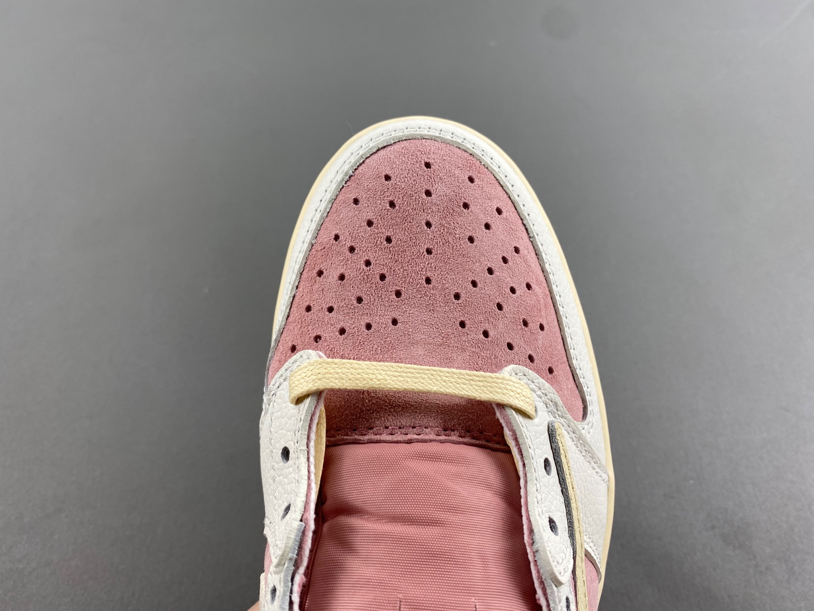 Travis Scott x Air Jordan 1 Low OG  DM7866-600