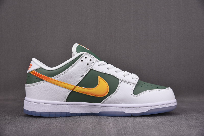 Nike Dunk Low SE NY vs. NY - DN2489-300