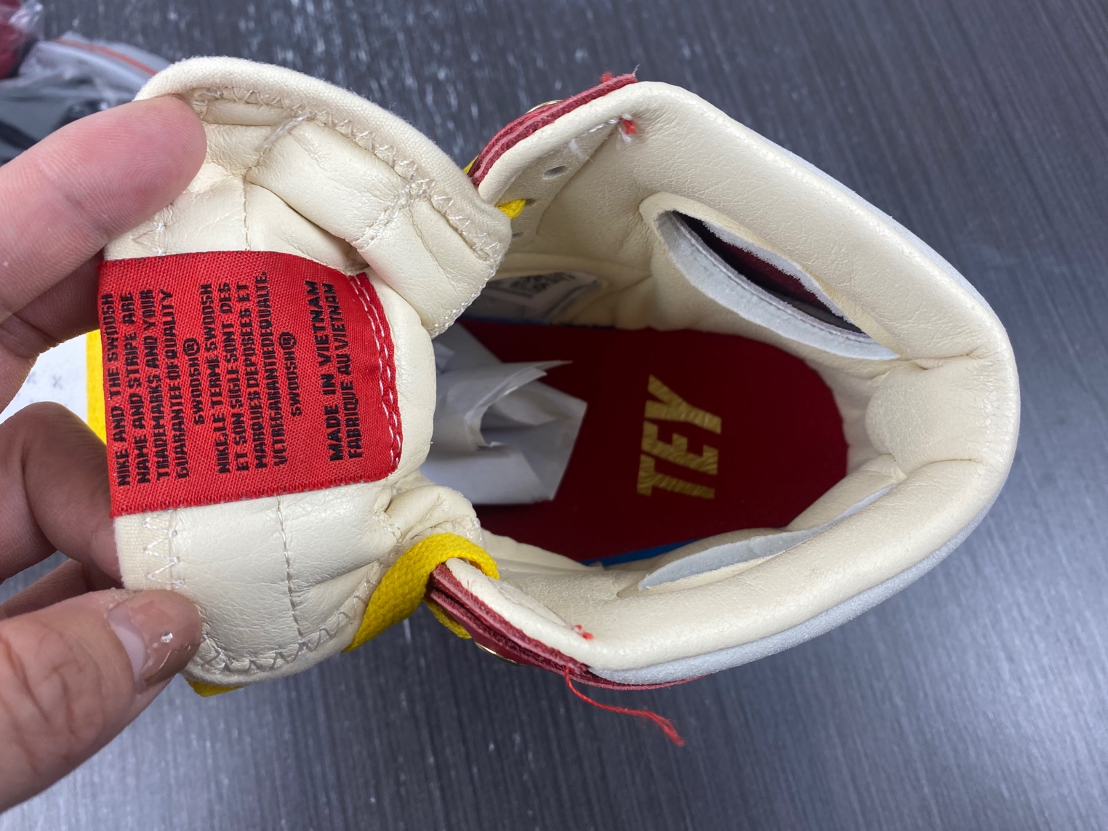 Air Jordan 1 Zoom CMFT 2 x Teyana Taylor Gym Red FJ0604-601