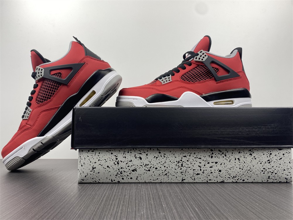 Air Jordan 4 Retro