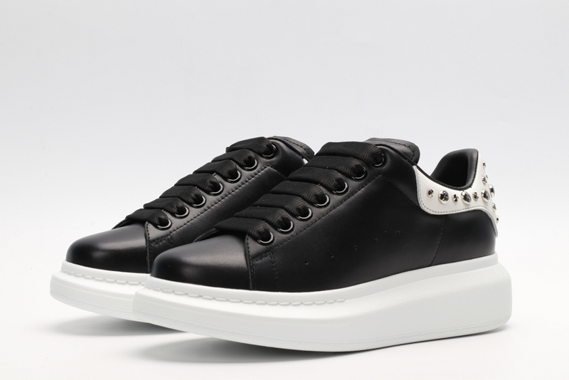 MCQUEEN OVERSIZED SNEAKER