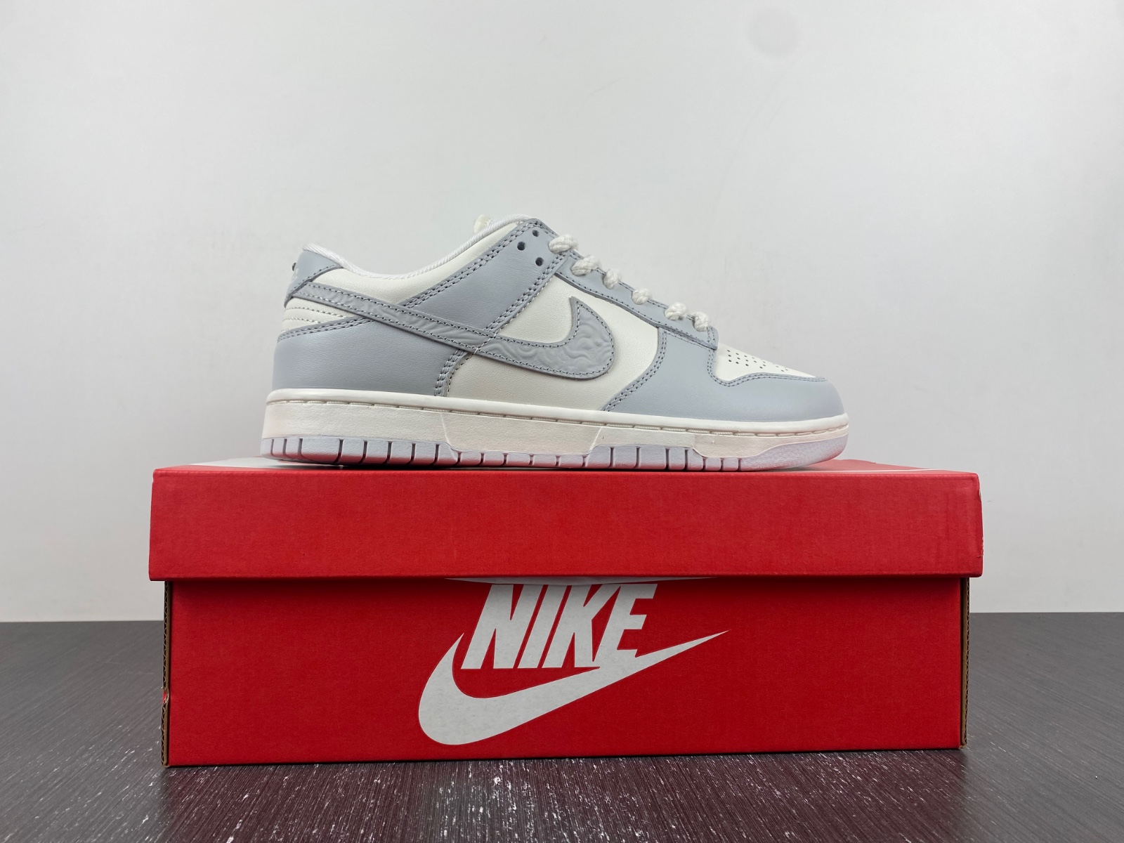 Nike Dunk Low "Needle Thread" FJ4553-133