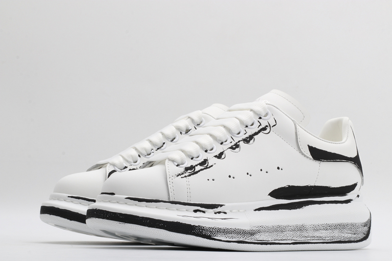 MCQUEEN OVERSIZED SNEAKER