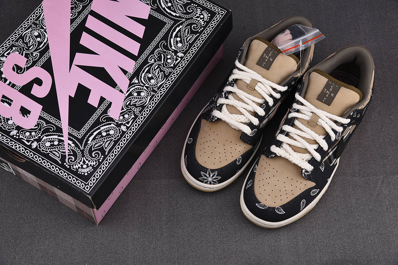 Travis Scott Nike SB Dunk Low CT5053-001