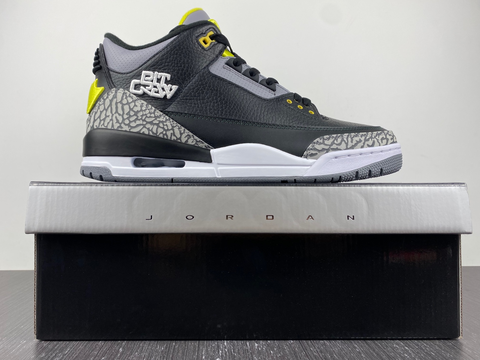 Air Jordan 3 Retro