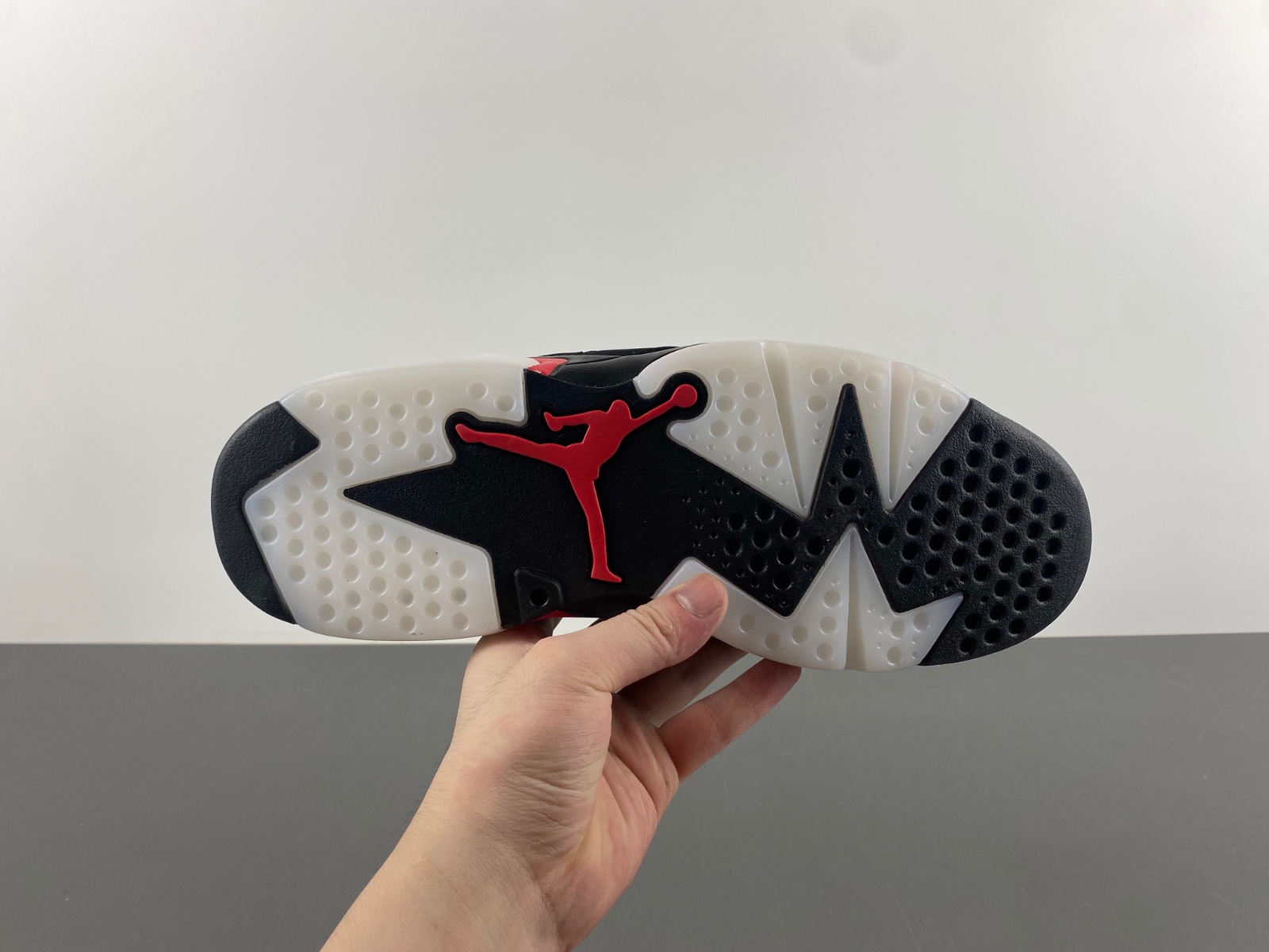 Air Jordan 6 “Fire Red”    CT8529-064