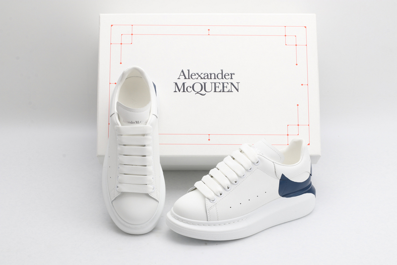 MCQUEEN OVERSIZED SNEAKER