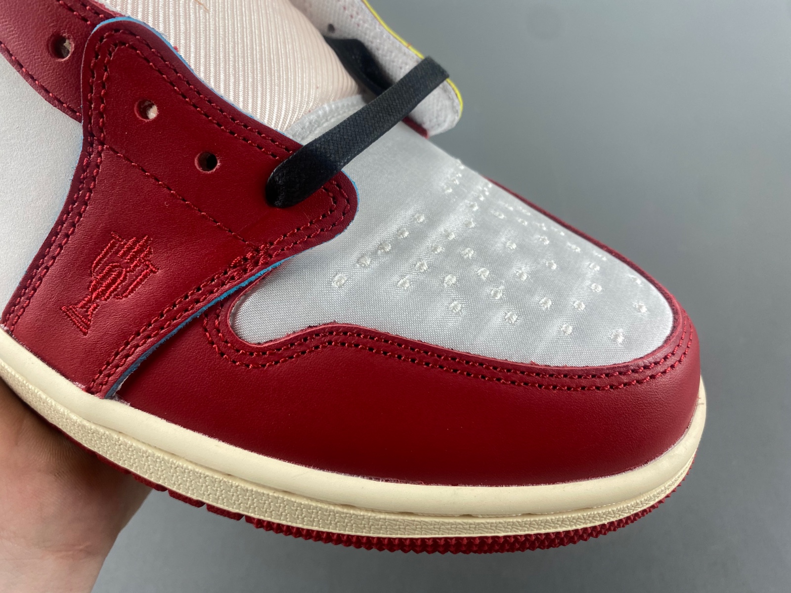 Trophy Room x Air Jordan 1 Low OG “Rookie Card: Home”   HV6157-100