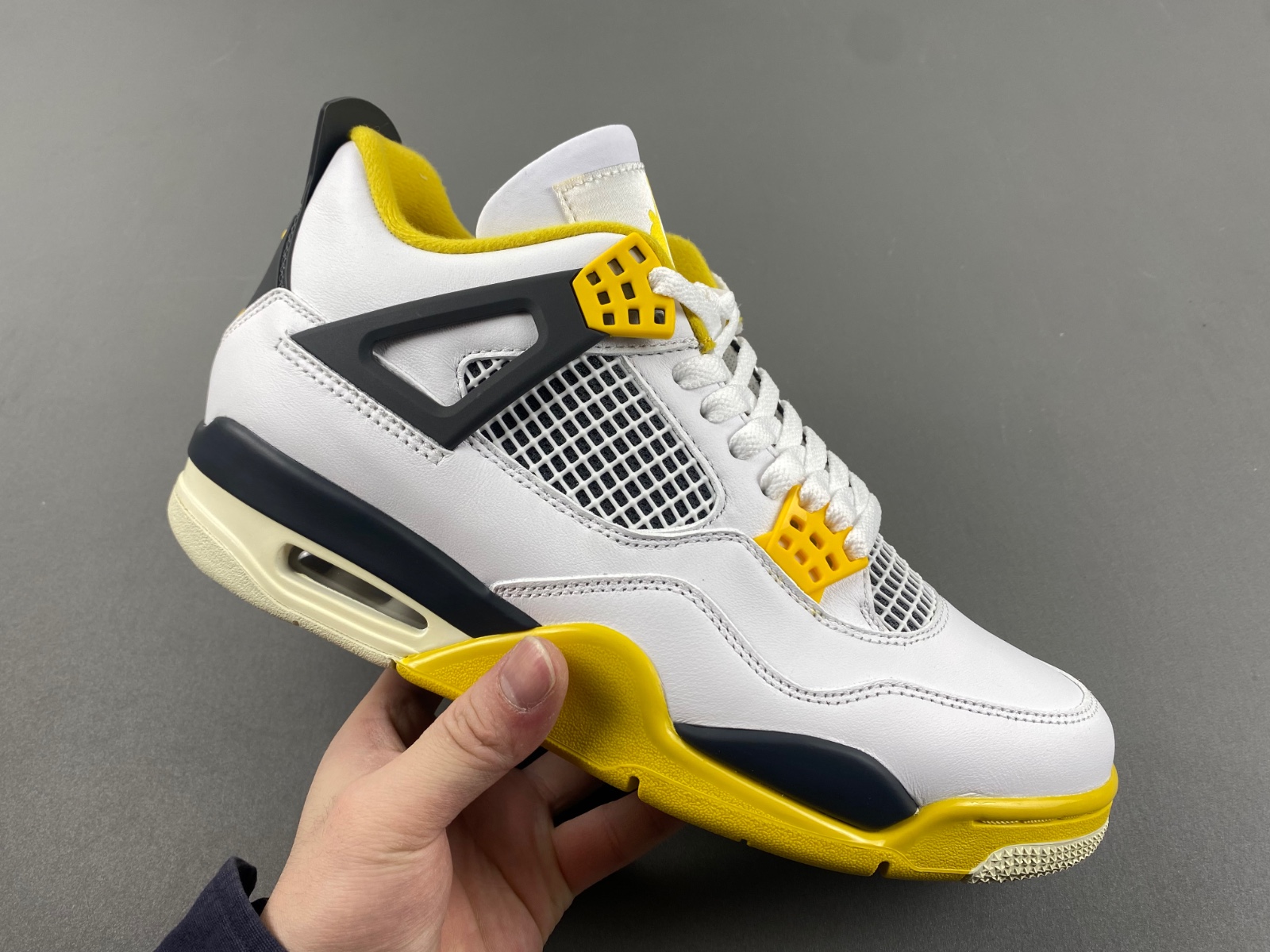 Air Jordan 4  "Vivid Sulfur" AQ9129-101