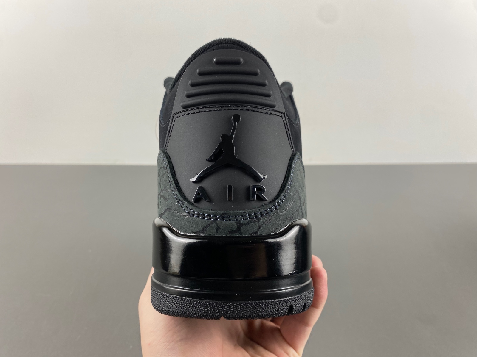 Jordan 3 Retro Black Cat    136064-002