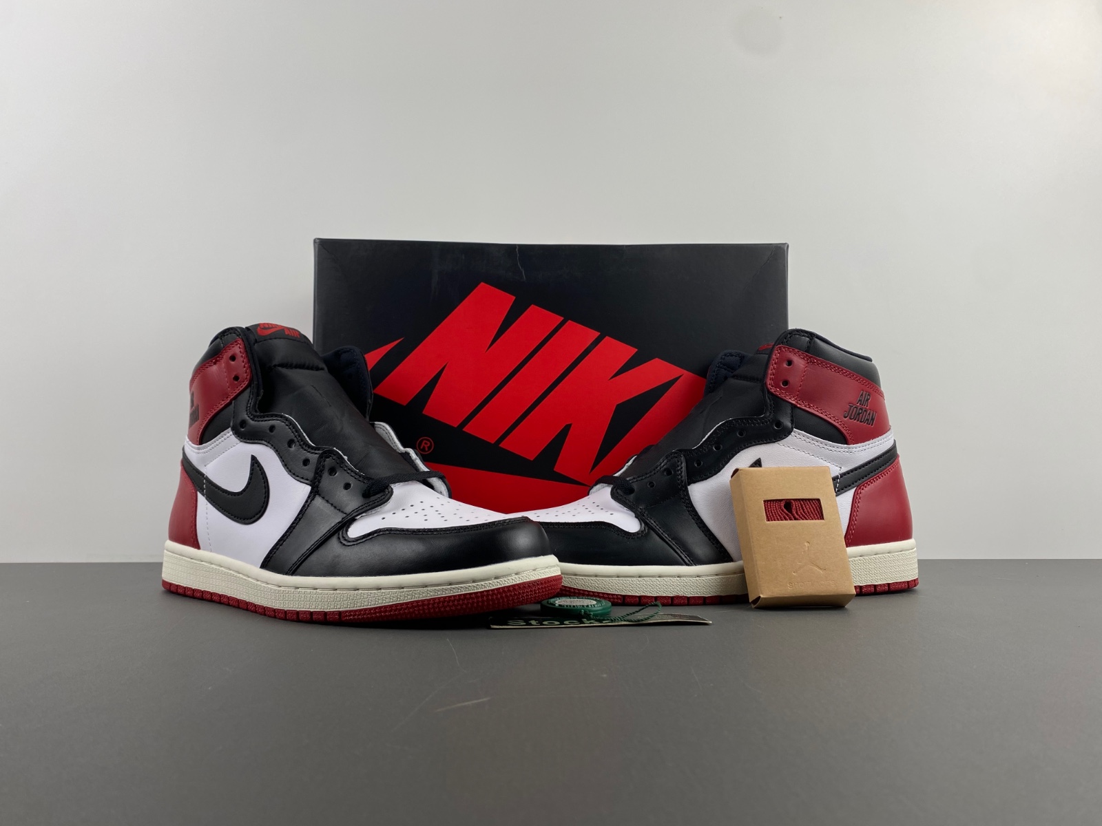 Air Jordan 1 High OG “Black Toe Reimagined” DZ5485-106