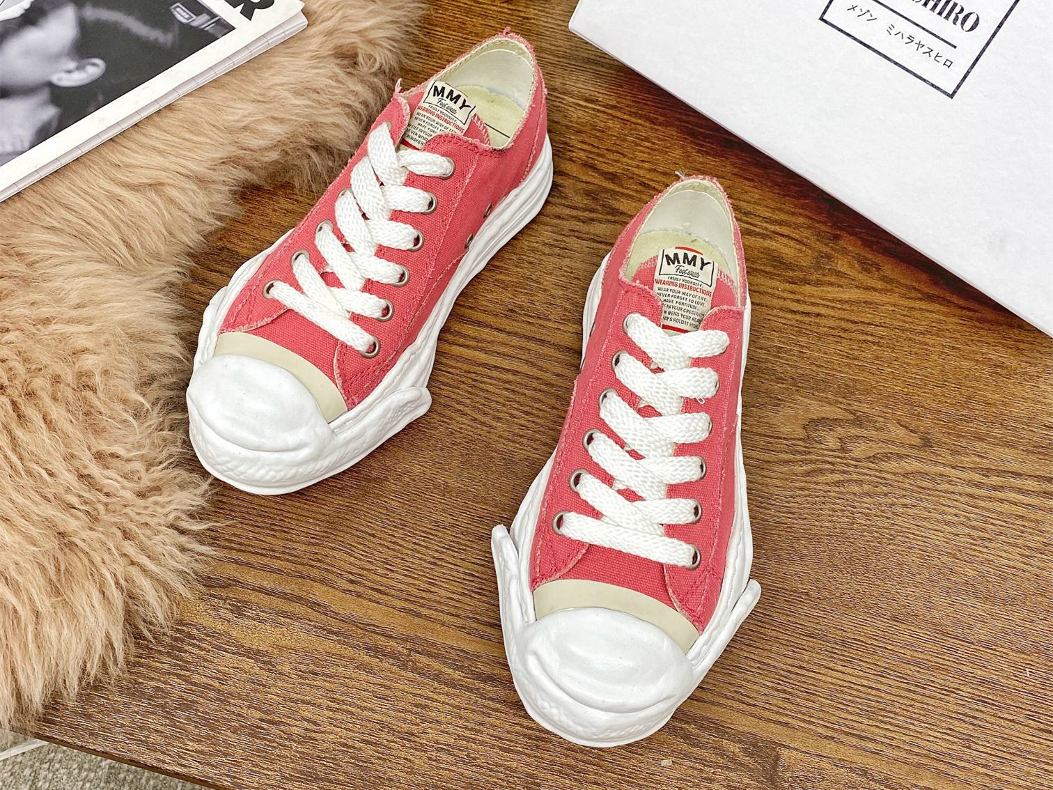 Maison Mihara Yasuhiro Low-Top Sneakers MMY-013