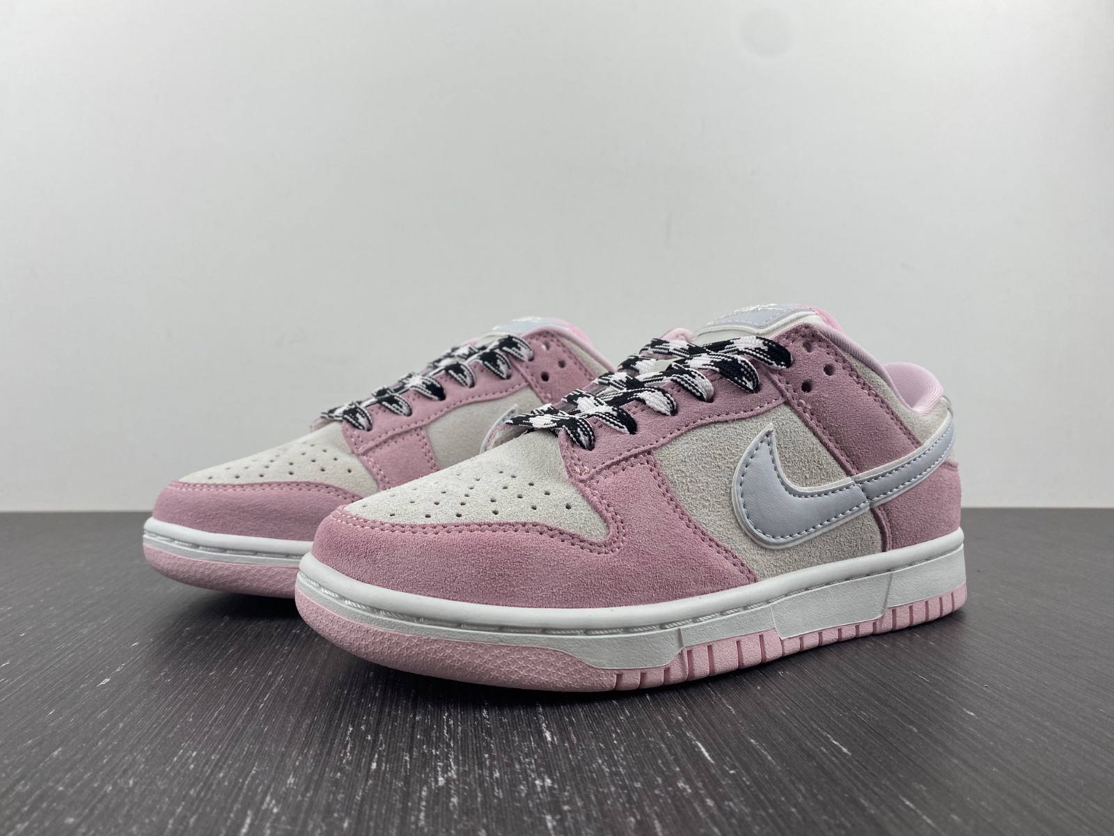 Nike Dunk Low LX