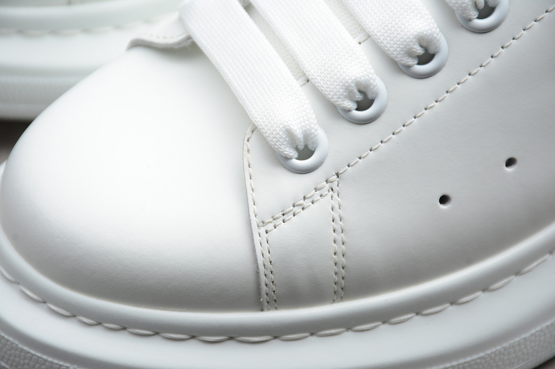 MCQUEEN OVERSIZED SNEAKER