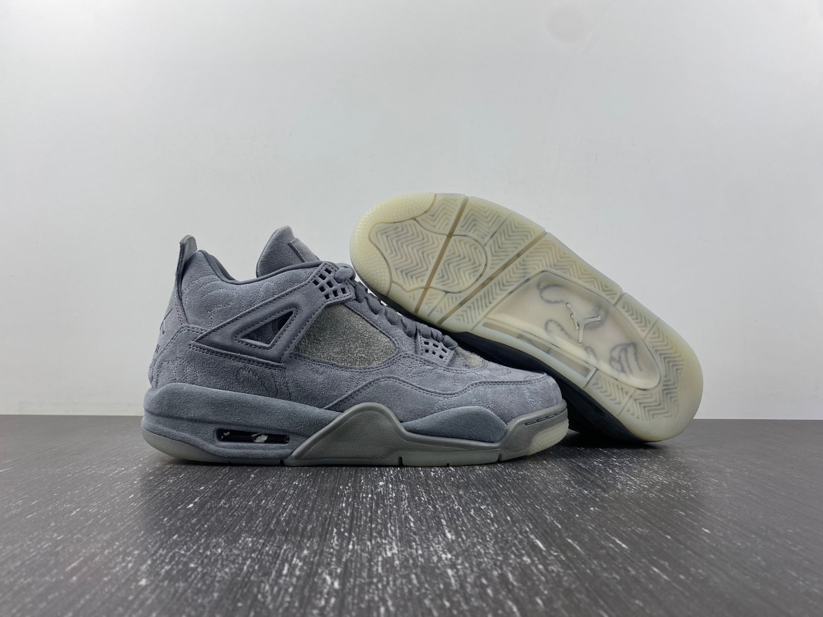 KAWS x Air Jordan 4 Retro 