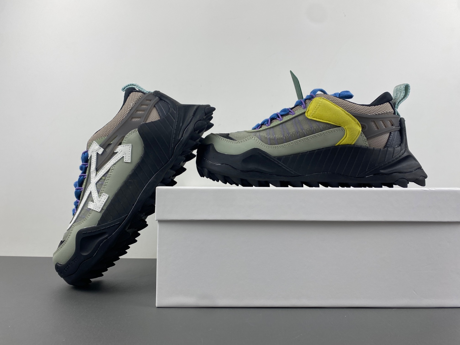 OW C/O​ ODSY-1000 SNEAKERS