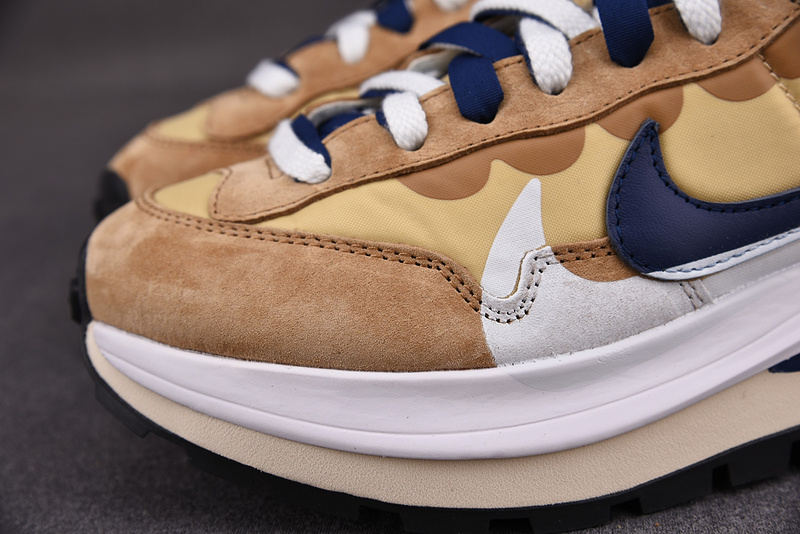 Nike Vaporwaffle sacai Sesame Tan Navy DD1875-200