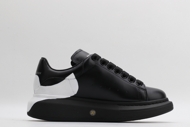 MCQUEEN OVERSIZED SNEAKER