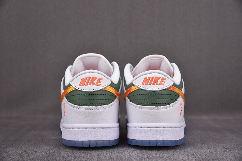 Nike Dunk Low SE NY vs. NY - DN2489-300