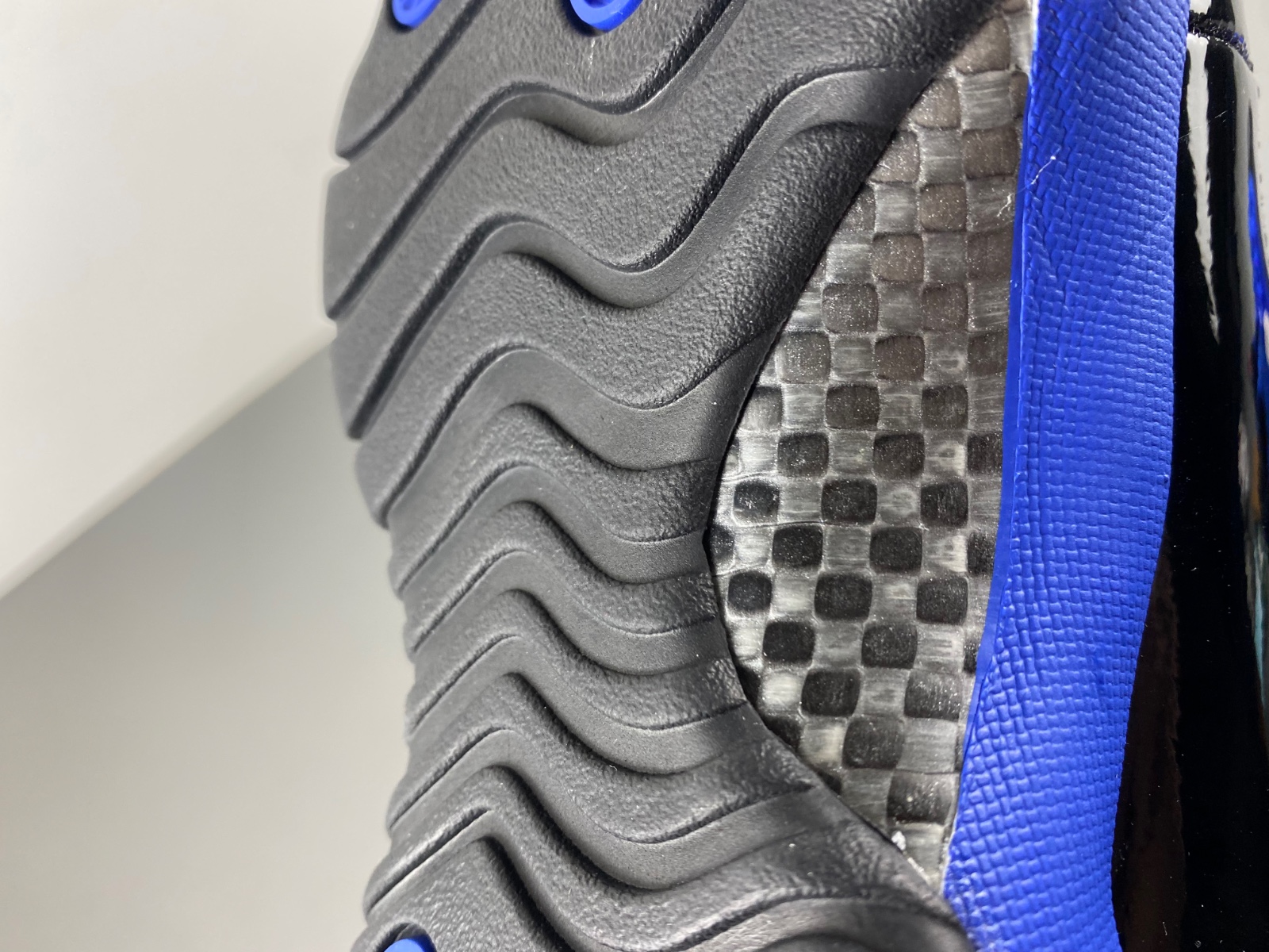 Air Jordan 11   CT8012-400