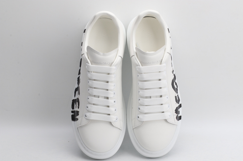 MCQUEEN OVERSIZED SNEAKER