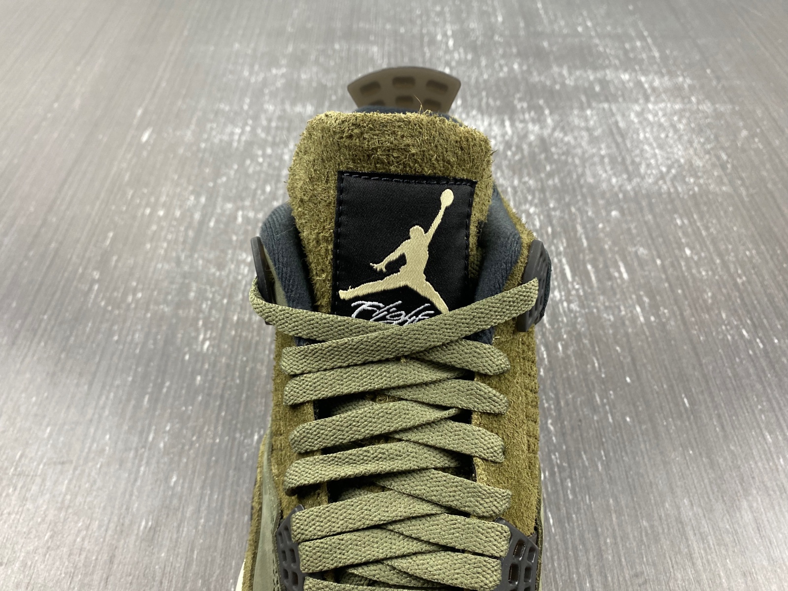 Air Jordan 4 Craft "Medium Olive" FB9927-200