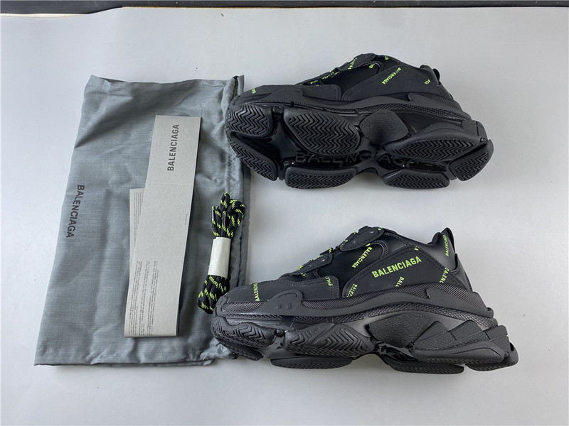Balenciaga TRIPLE S TRAINER