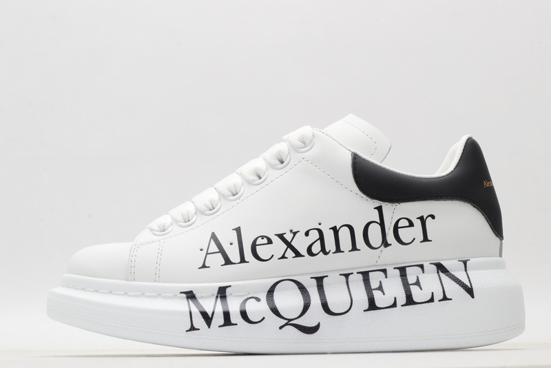 MCQUEEN OVERSIZED SNEAKER
