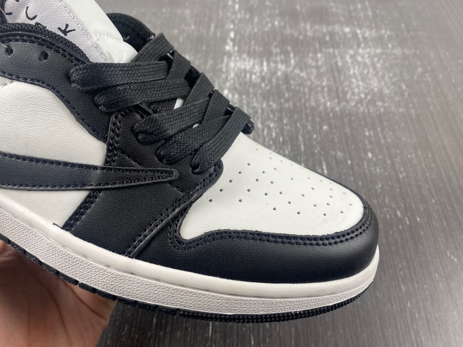 OFF-WHITE x Travis Scott x Air Jordan 1 custom