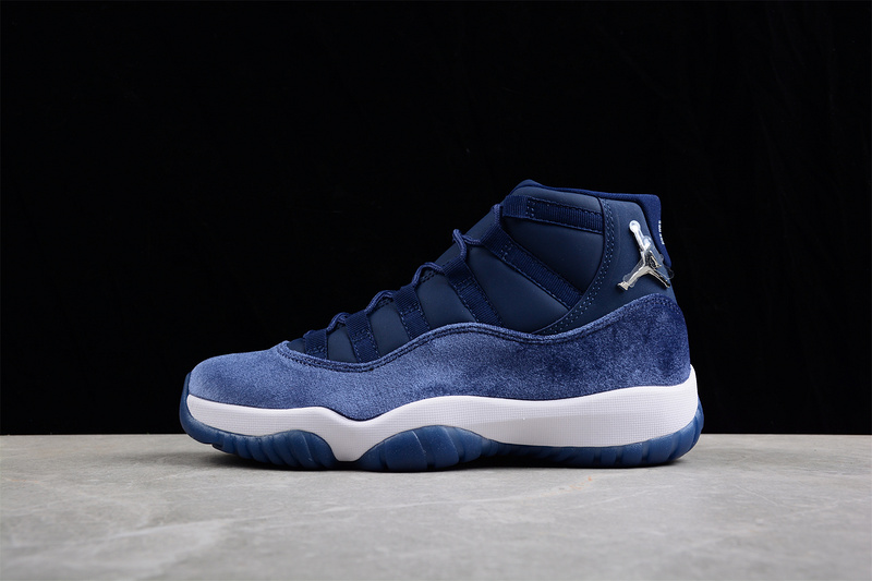 Air Jordan 11 Velvet “Midnight Navy” AR0715-441
