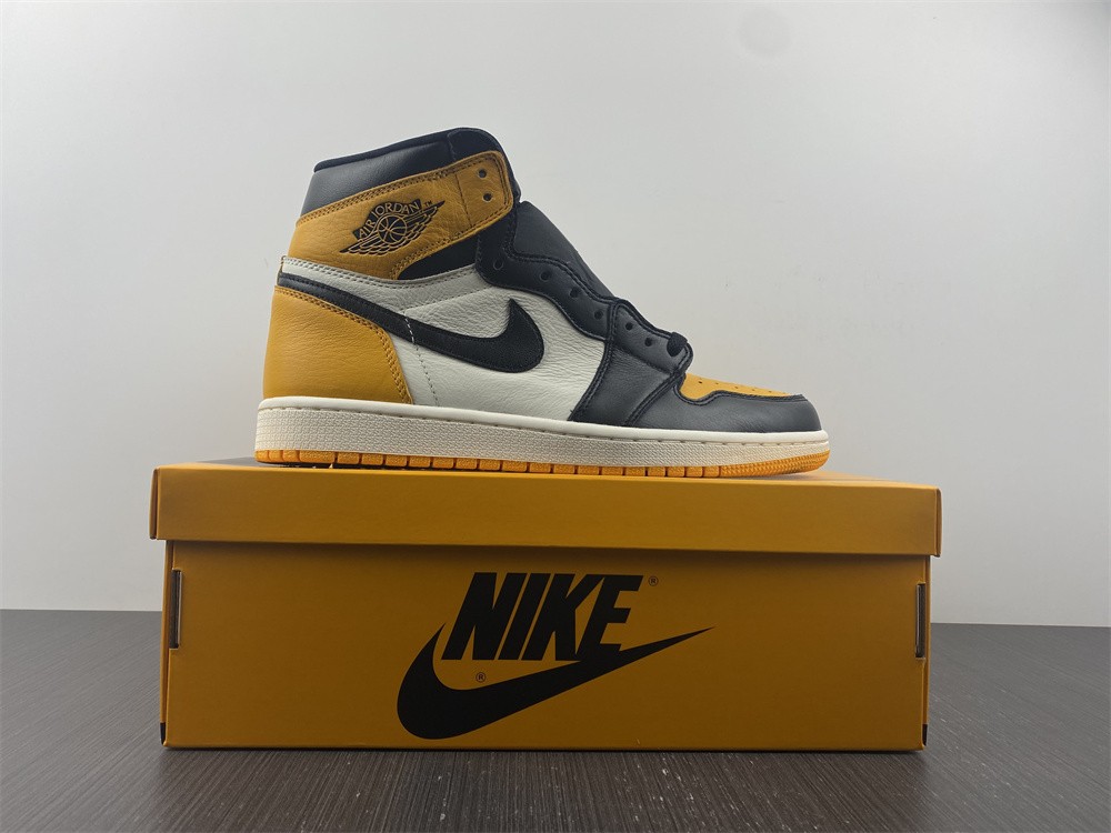 Air Jordan 1 High OG "Yellow Toe" 555088