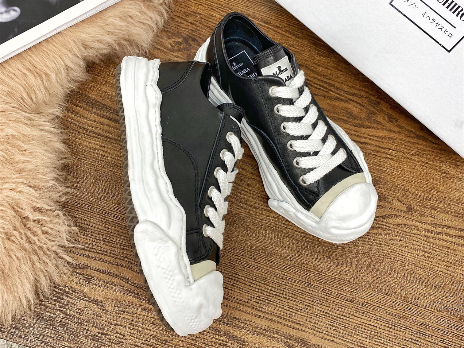 Maison Mihara Yasuhiro Low-Top Sneakers MMY-010