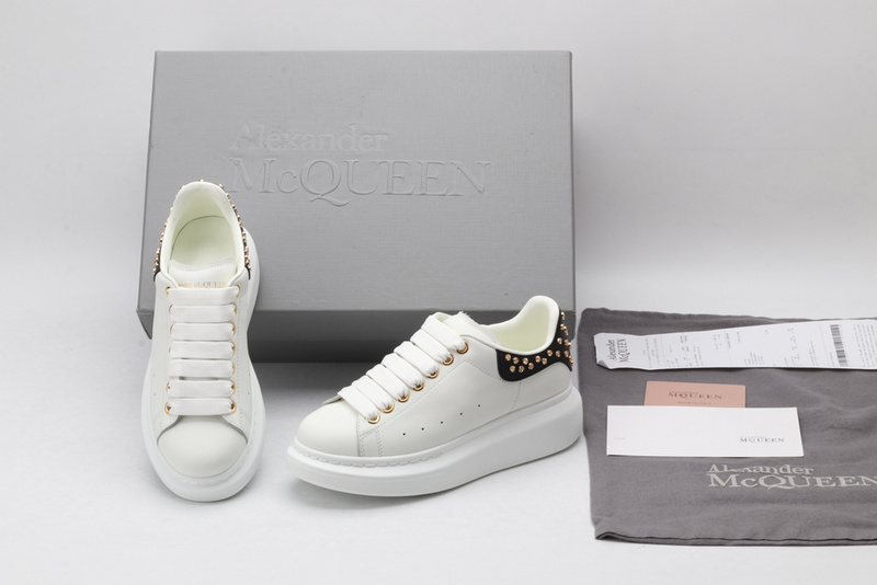 MCQUEEN OVERSIZED SNEAKER