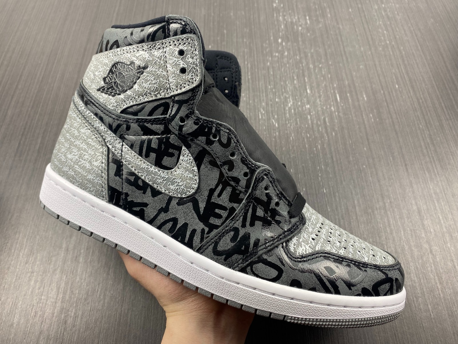 Air Jordan 1 High OG “Rebellionaire” 555088-036