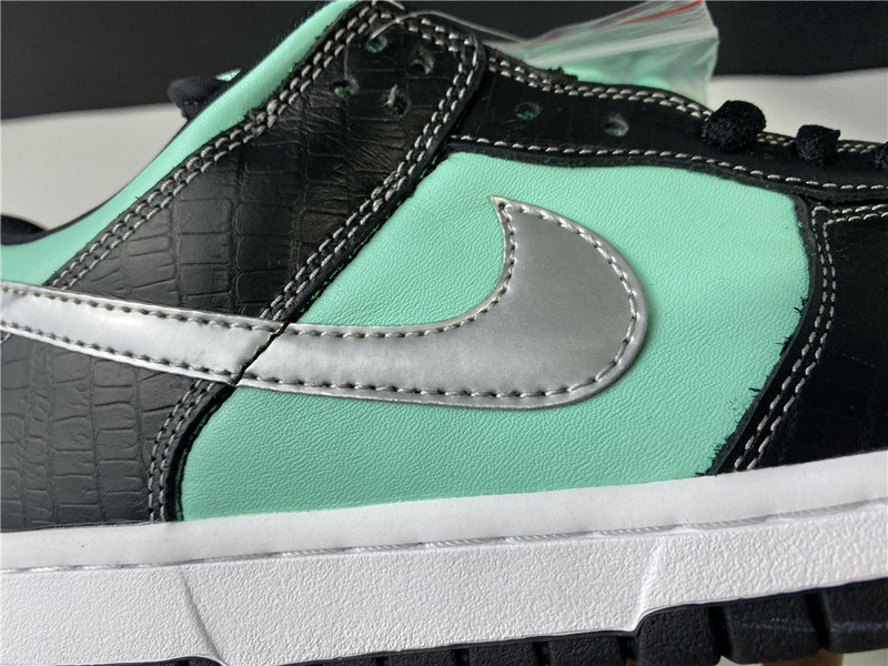 Nike Dunk SB Low Diamond Supply Co. "Tiffany" - 304292 402