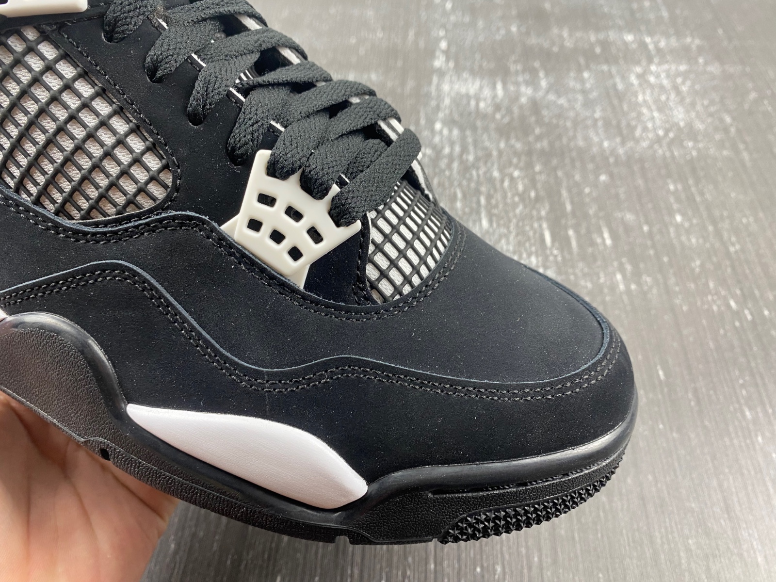 Air Jordan 4 "White Thunder" FQ8138-001