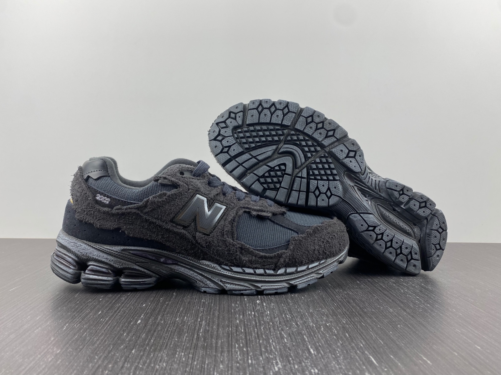 New Balance 2002R Protection Pack Phantom - M2002RDB