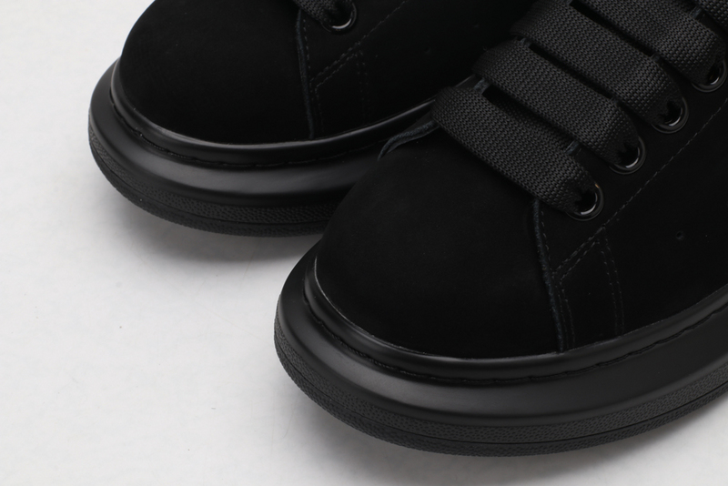 MCQUEEN OVERSIZED SNEAKER