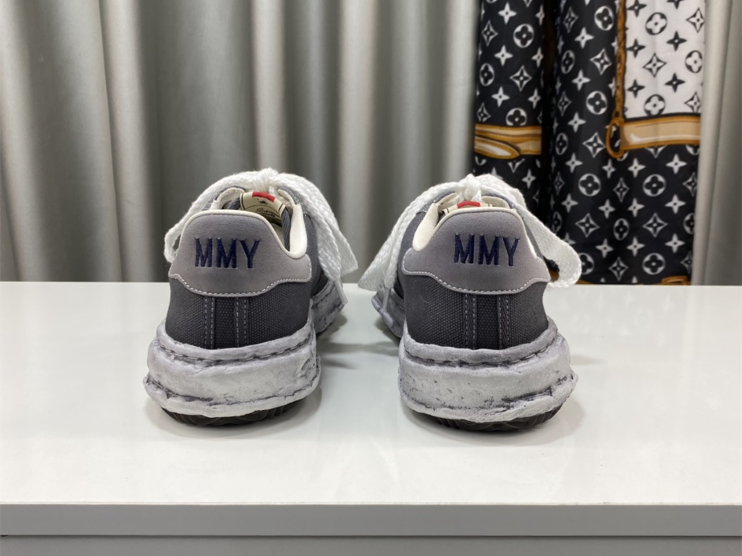 Maison Mihara Yasuhiro Low-Top Sneakers MMY-024