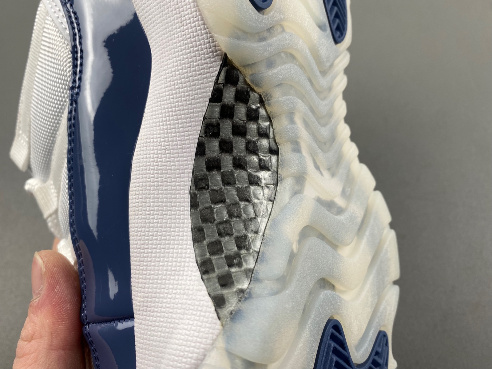 Air Jordan 11 Low "Diffused Blue" FV5104-104