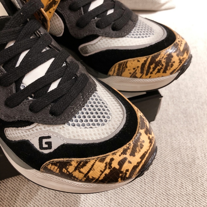 GC Suede Ultrapace Mid-top Sneaker