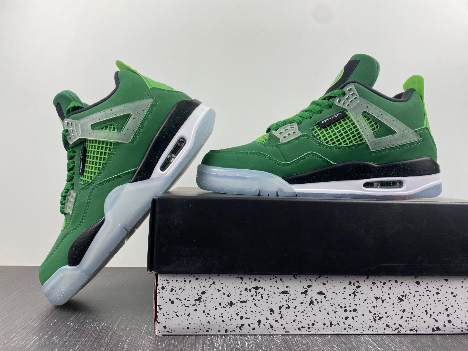 Nike  Air Jordan 4 PE customize