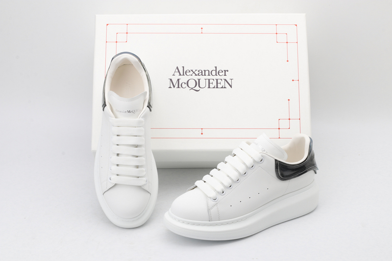 MCQUEEN OVERSIZED SNEAKER