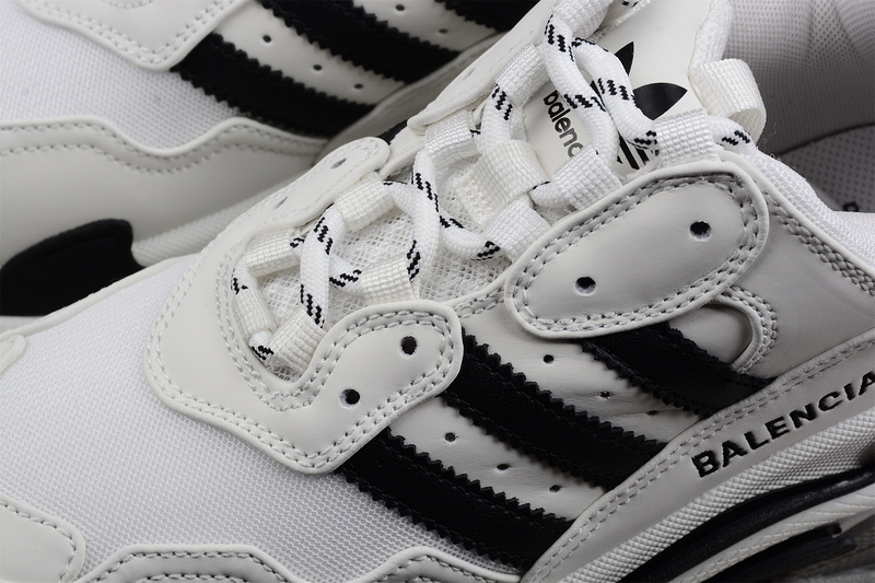 Balenciaga TRIPLE S TRAINER