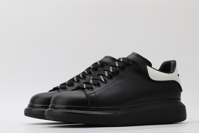 MCQUEEN OVERSIZED SNEAKER