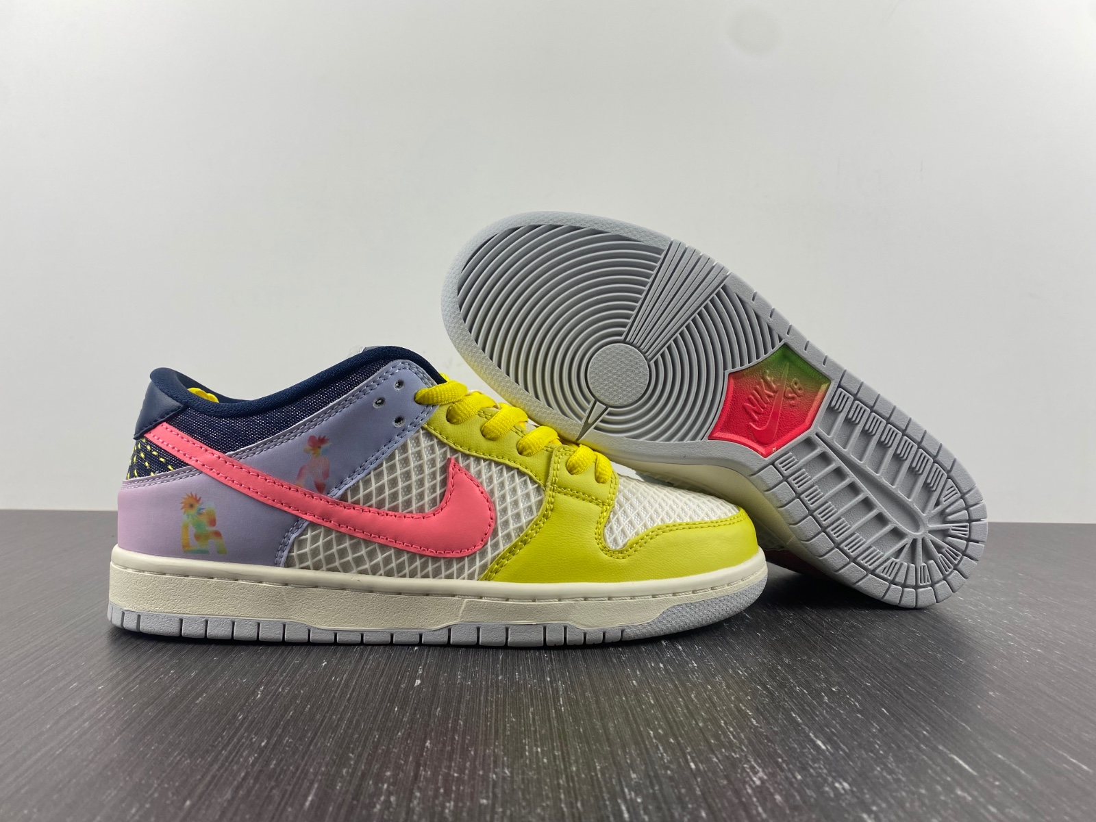 Nike SB Dunk Low Be True DX5933-900