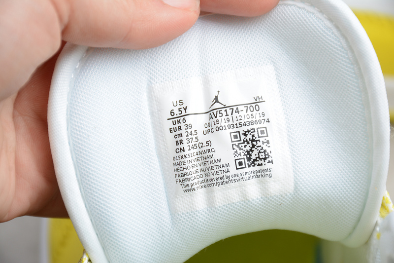 Air Jordan 1 Mid GS "Dynamic Yellow" AV5174-700