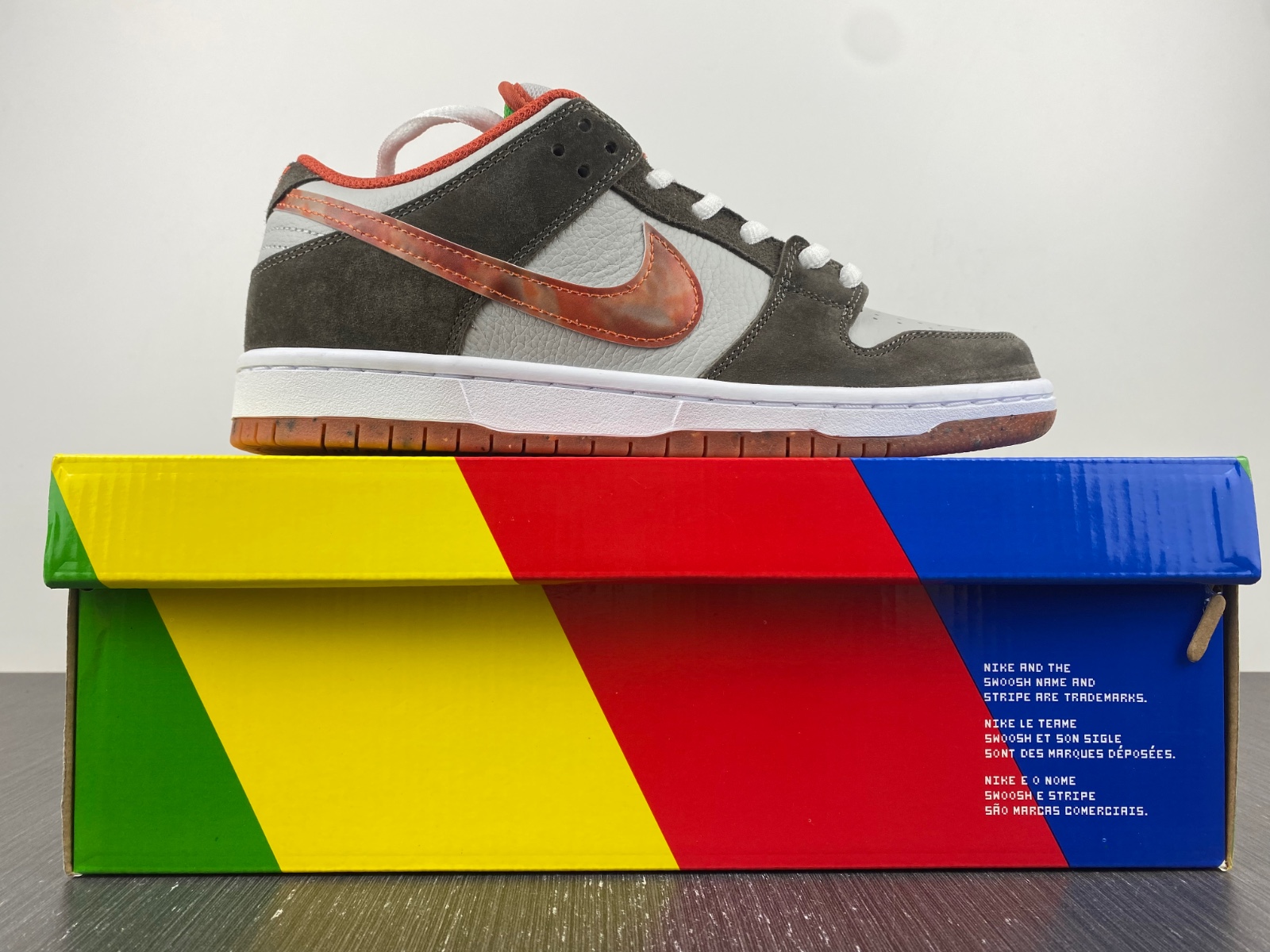 Crushed D.C. x Nike SB Dunk Low DH7782-001